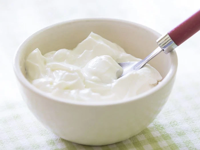 plain yoghurt